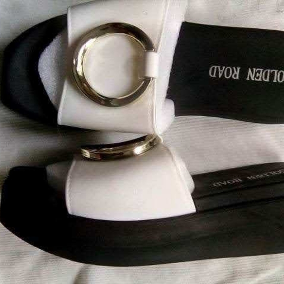 Ladies Slide Slippers. - Picture 6 of 9